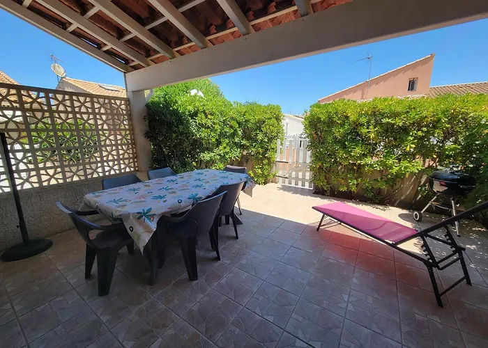 Villa Maison De Dans Marines Avec Piscine Commune, 4 Couchages, 250 M De La A Lrma4